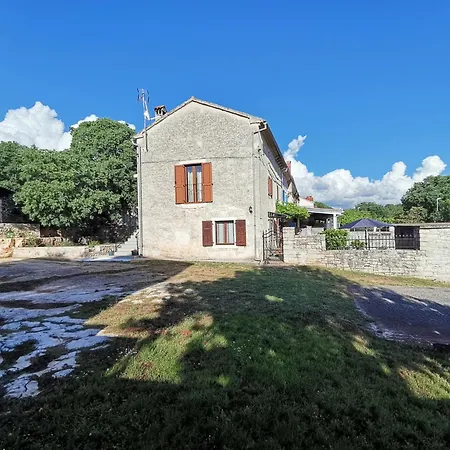 Casa Zonti アパート カンファナル